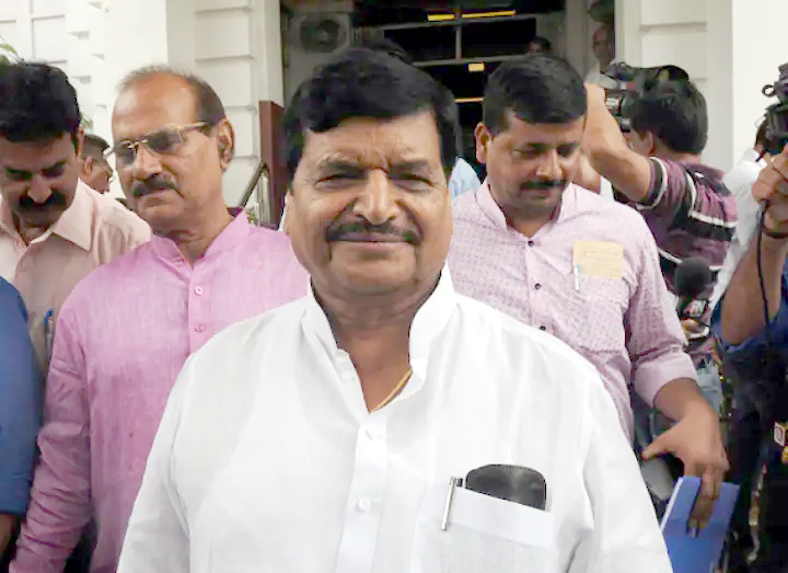 16 SHIVPAL YADAV