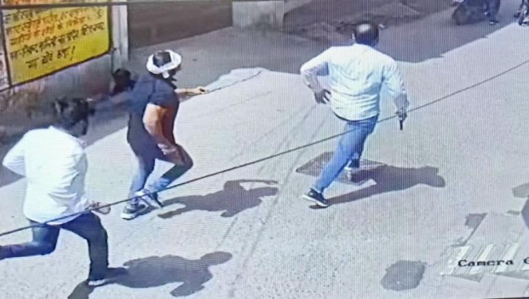 हापुड़ में पेशी पर आए बदमाश की गोली मारकर हत्या
