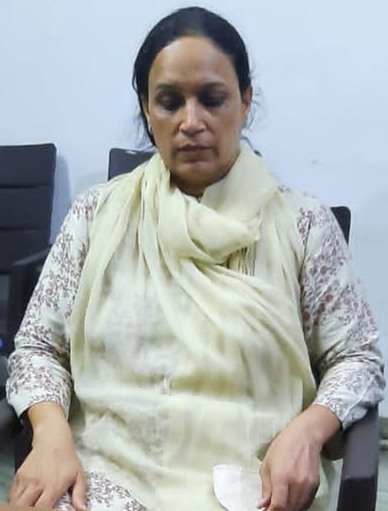 हमले के बाद विश्वविद्यालय पहुंची डा. आरती भटेले