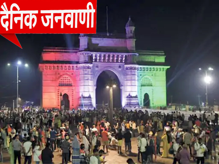 भारत में न्यू ईयर का धमाल, तस्वीरों में देशभर में जश्न-ए-नया साल 4 गेटवे ऑफ इंडिया तिरंगे की रोशनी से नहाया हुआ है।