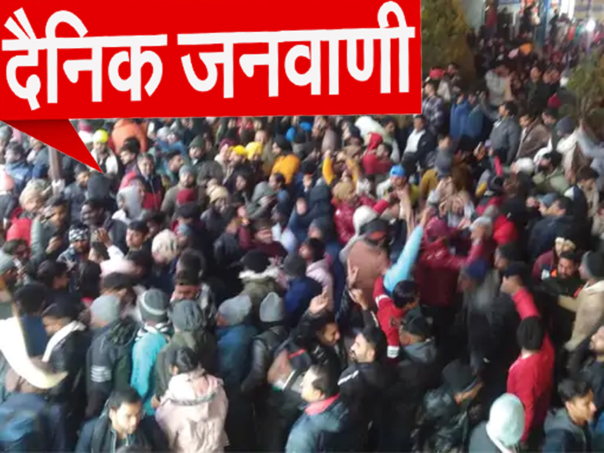 भारत में न्यू ईयर का धमाल, तस्वीरों में देशभर में जश्न-ए-नया साल 8 शिमला के रिज मैदान में जुटी भीड़, पैर रखने की जगह भी नहीं।