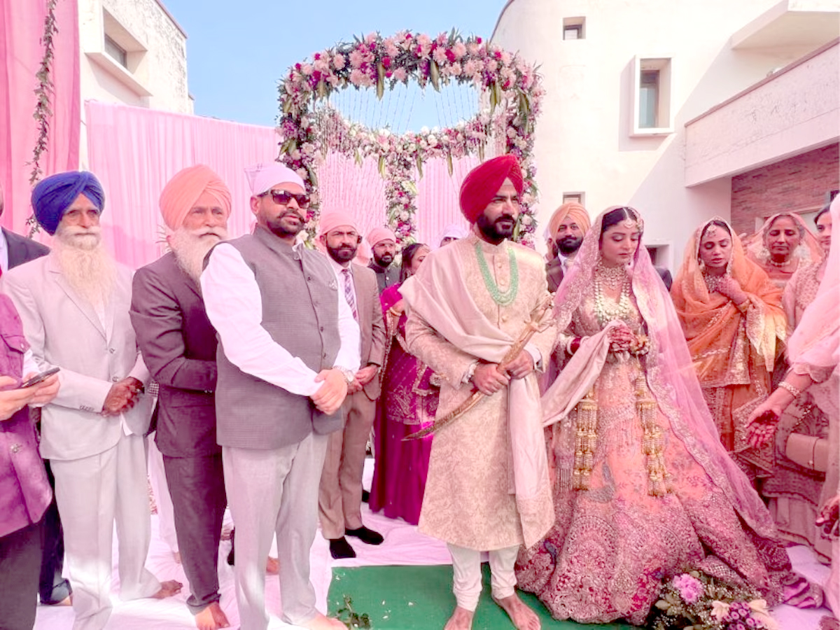 एक दूजे के हुए मेरठ की डॉ. गुरवीन कौर और पंजाब के मंत्री गुरमीत सिंह मीत हेयर, देखें खूबसूरत तस्वीरें 2 08 3