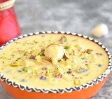 Navratri 2025: तीसरे दिन मां चंद्रघंटा को प्रसन्न करने के लिए लगाएं उनकी प्रिय वस्तुओं का भोग, मिलेगा आशीर्वाद