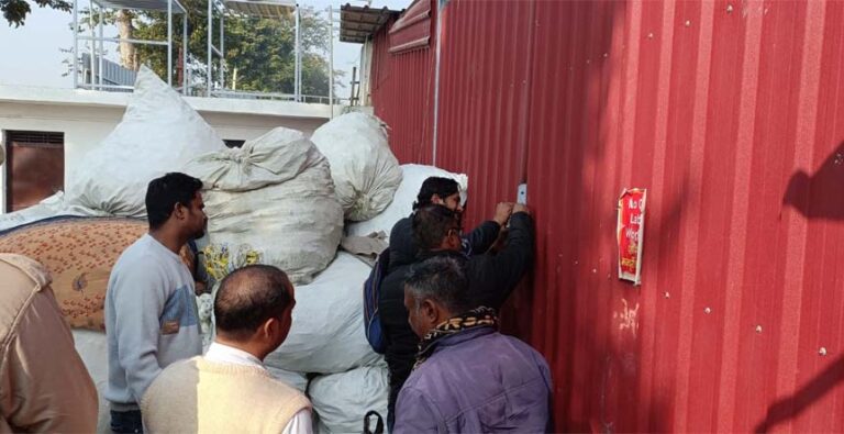 Bijnor News: पटाखा फैक्ट्री में हुआ धमाका अधिकारियों ने की फैक्ट्री सील