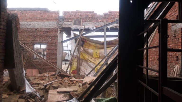 Baghpat News: निर्माणाधीन मकान का बीम टूटने से दो गंभीर रूप से घायल