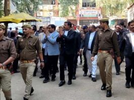 UP News: वाराणसी कचहरी में बम की धमकी, सुरक्षा बढ़ाई गई