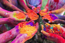 Holi 2026: क्यों खेलते हैं होली पर रंग? जानें इसके पीछे के सांस्कृतिक कारण