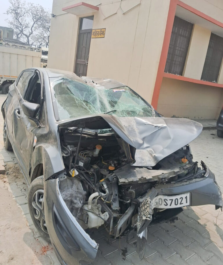 Meerut News: अनियंत्रित कार खाई में पलटी दो की मौत, चार घायल