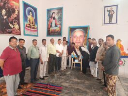 Meerut News: माननीय कांशीराम की जयंती पर सुमन अर्पित कर केक काटकर मनाया जन्मदिवस