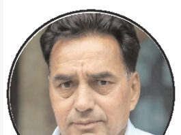 दुनियादारी की कहानी का आर्थिक पक्ष